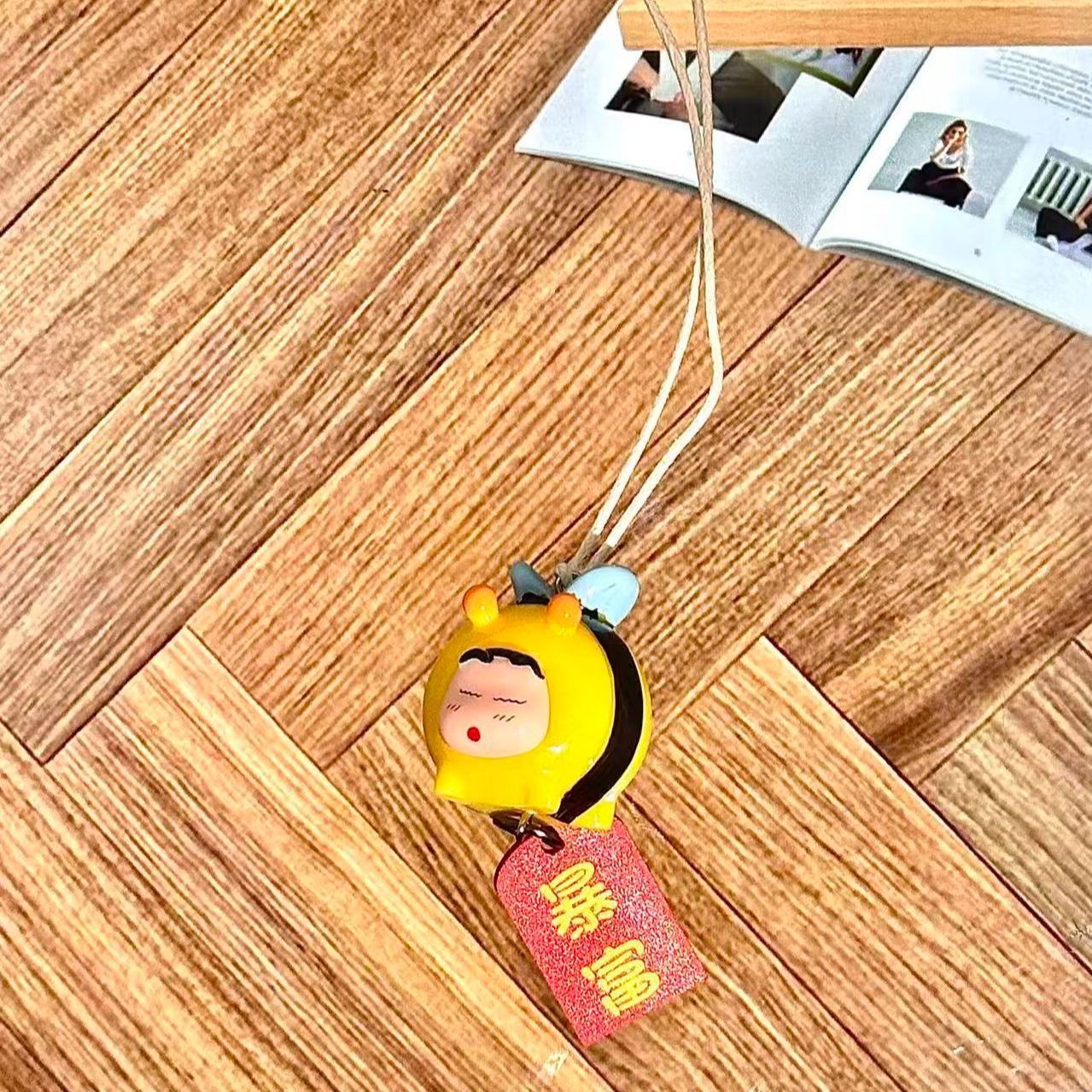 Crayon Shin-chan Bee Cosplay F - Decorative Mirror review and price